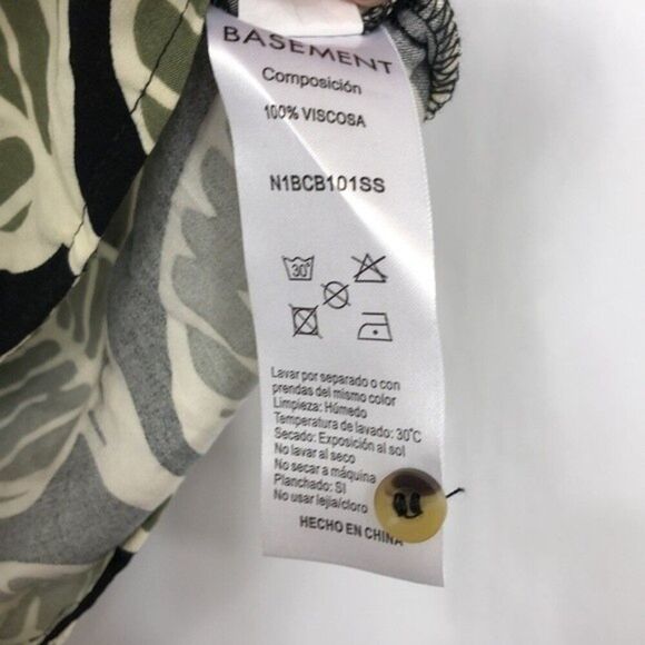 Basement Tie Hem Leaf Button Down Top New Condition Large Black Green White(253) - Picture 4 of 5